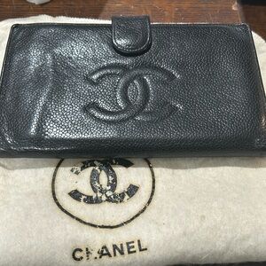 Vintage Chanel Caviar Black leather wallet with 24k Gold plated hardware
